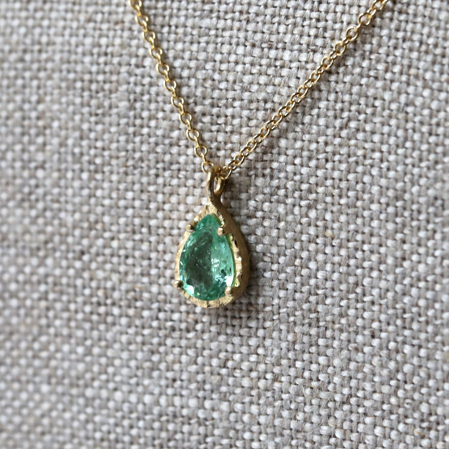 0.51ct Paraiba tourmaline necklace