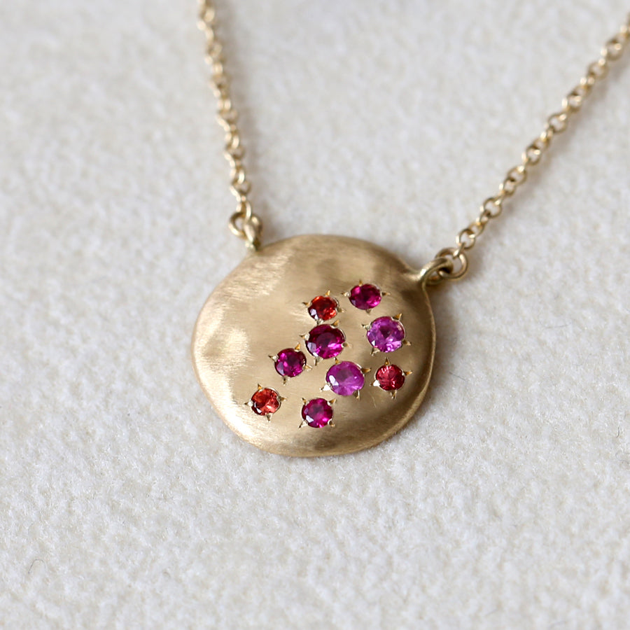 Dew large disc necklace with Ruby / sapphire