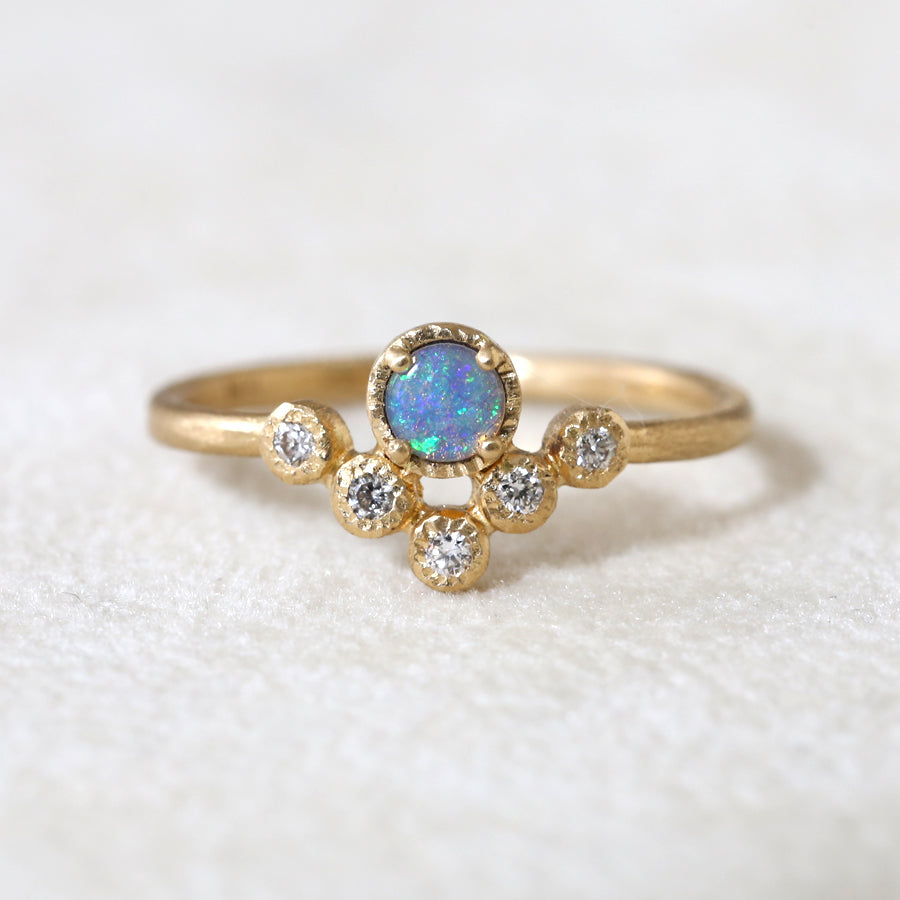 5 bezel V ring with opal