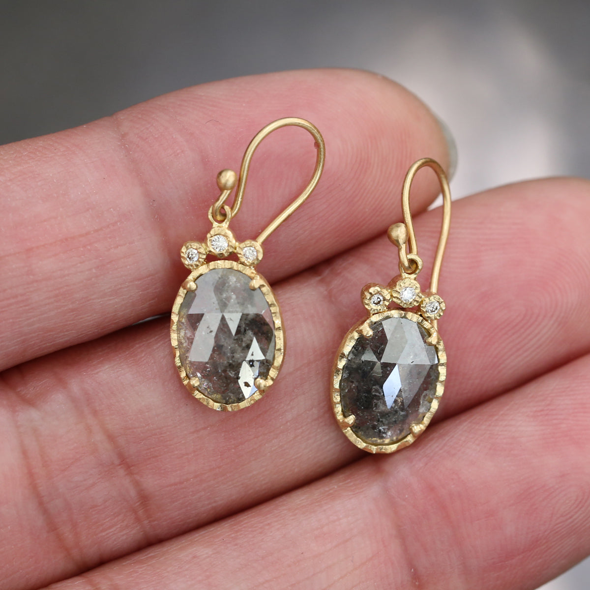 2.57ct grey diamond earrings