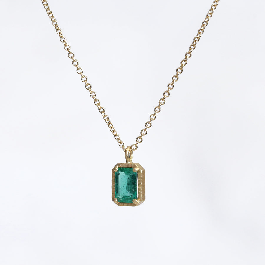 0.48ct Colombian Emerald necklace