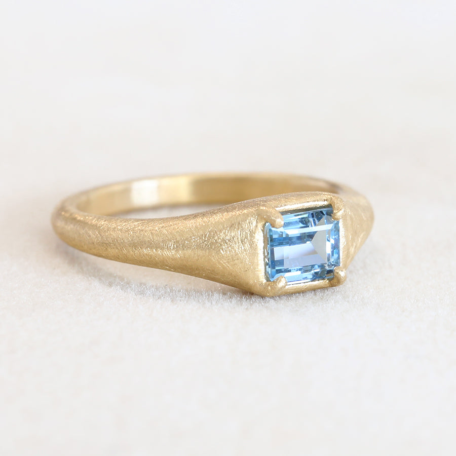 0.54ct Aquamarine ring