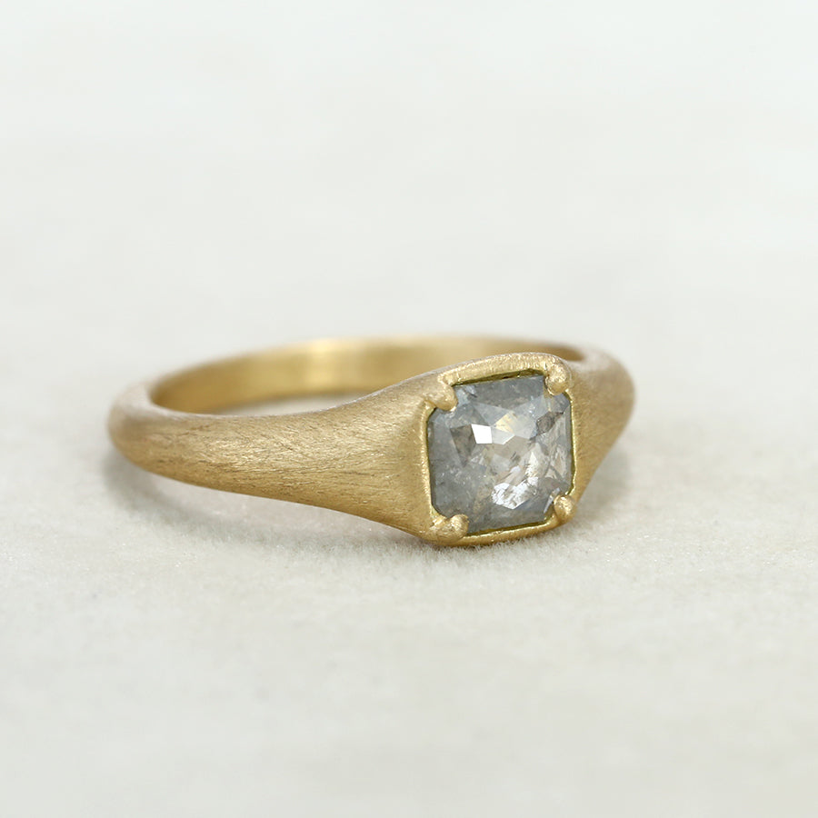 0.61ct grey diamond Zen ring