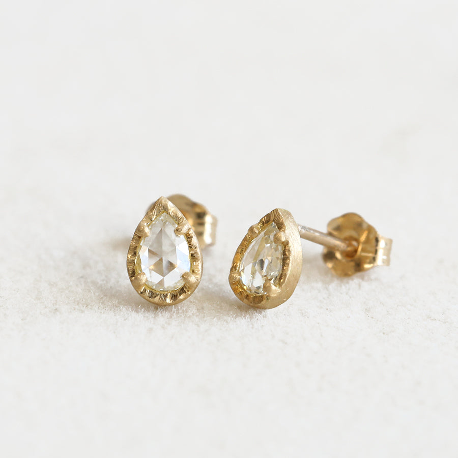 0.39ct Near Colorless diamond studs