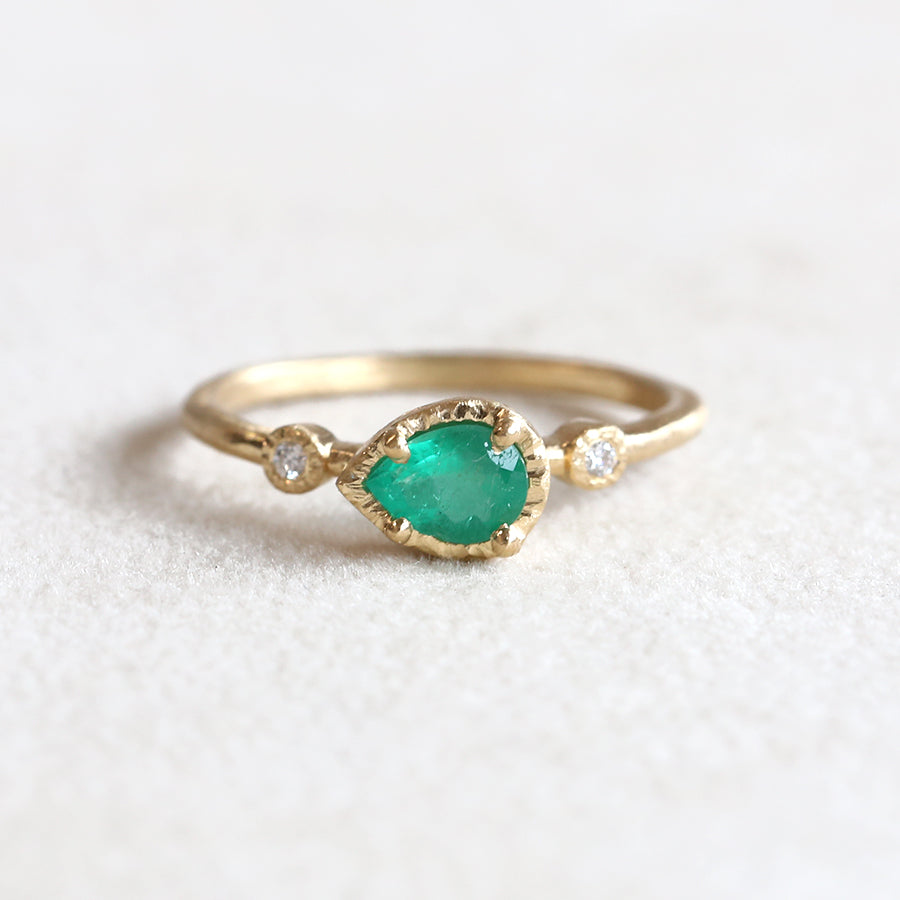 0.41ct Colombian Emerald Muguet ring