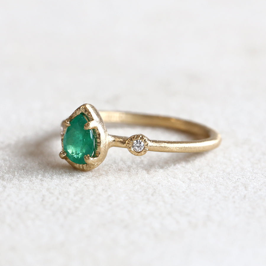 0.48ct Emerald Muguet ring