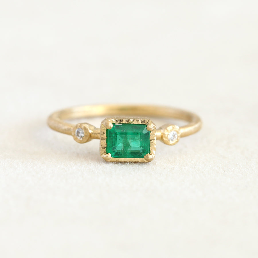 0.42ct Emerald Muguet ring