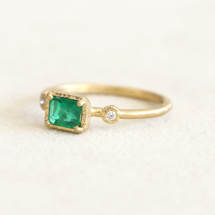 0.42ct Emerald Muguet ring