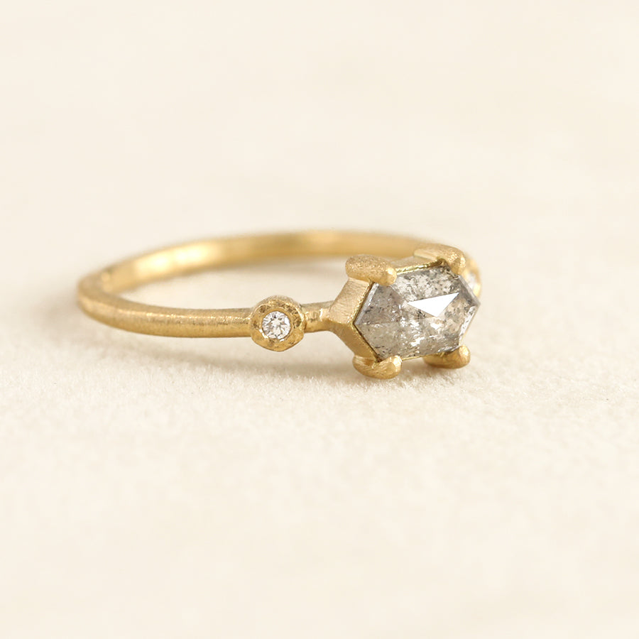 0.67ct Grey diamond Muguet ring