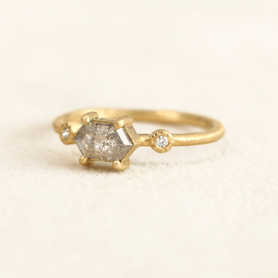 0.67ct Grey diamond Muguet ring