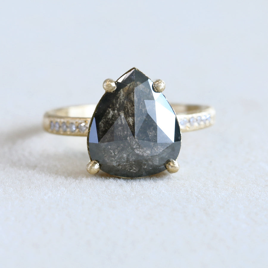 2.89ct dark grey / black diamond ring