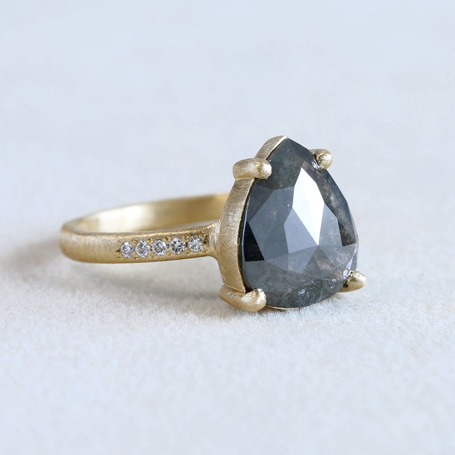 2.89ct dark grey / black diamond ring