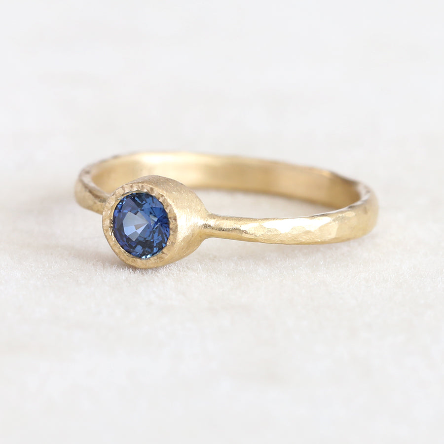 4mm Blue Sapphire ring