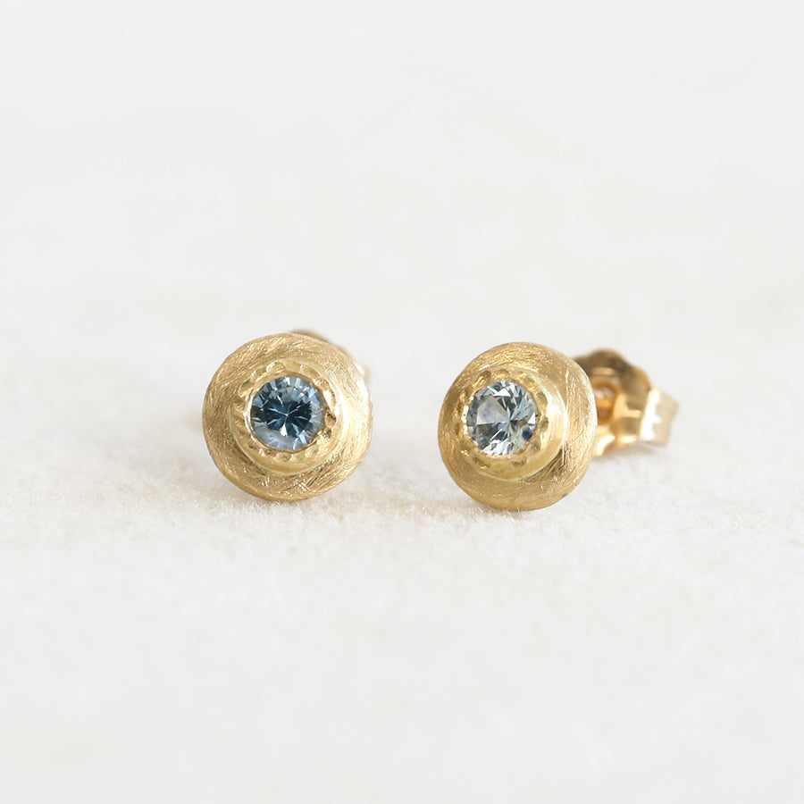 2.8mm Montana Sapphire bezel studs