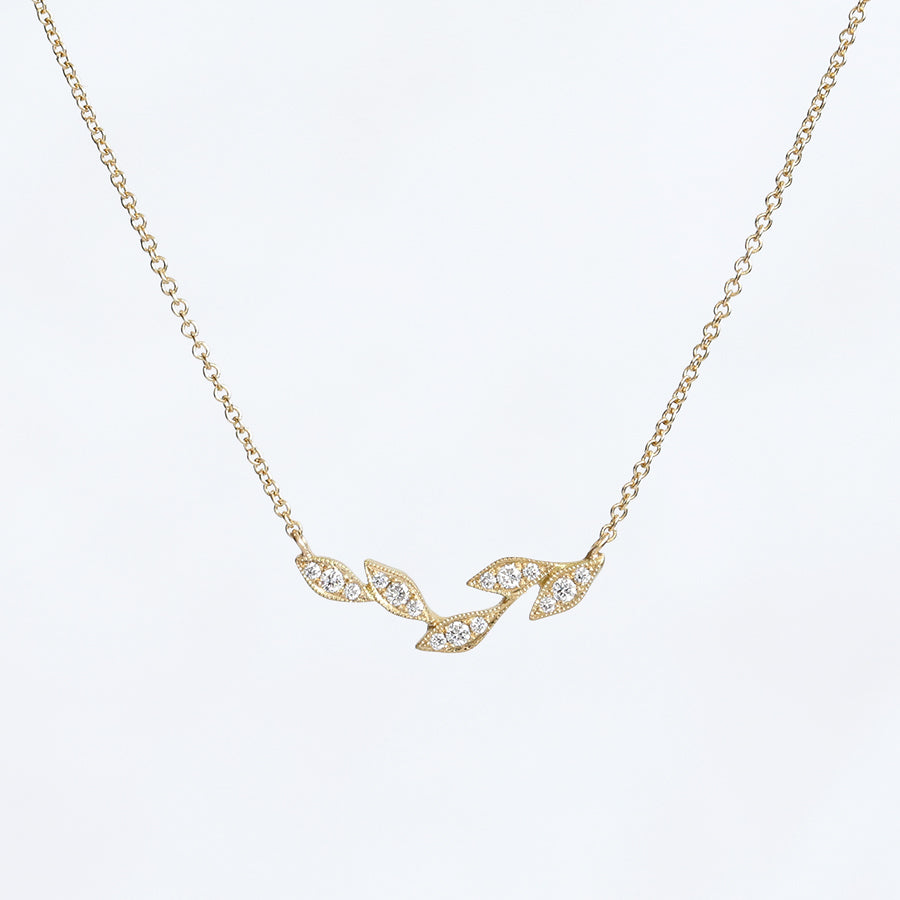 Five leaf necklace