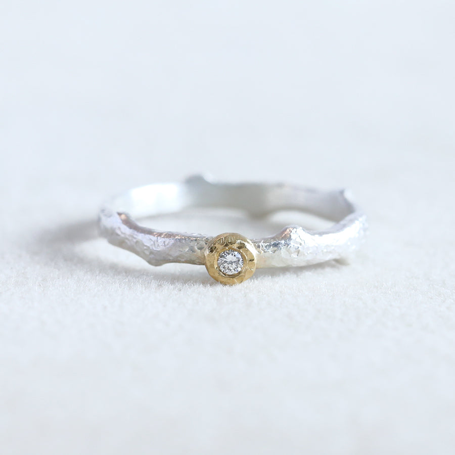 Moonlight thorn ring 0.03ct diamond