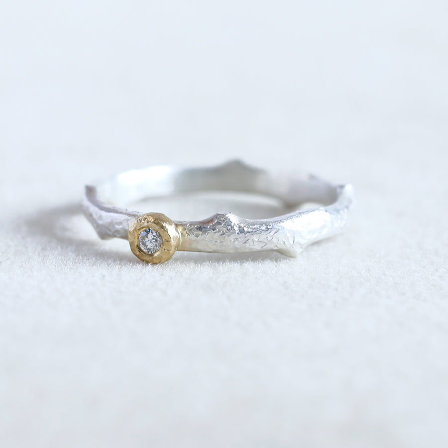 Moonlight thorn ring 0.03ct diamond