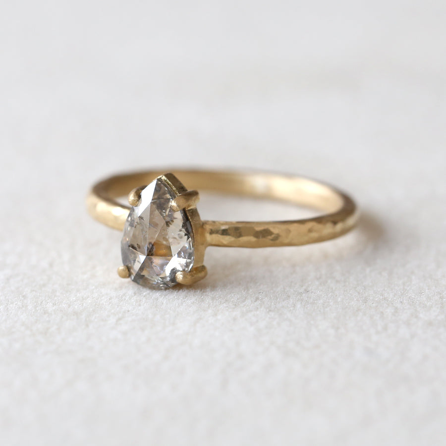 0.95ct  grey diamond ring