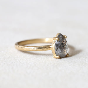 1.02ct Grey diamond ring