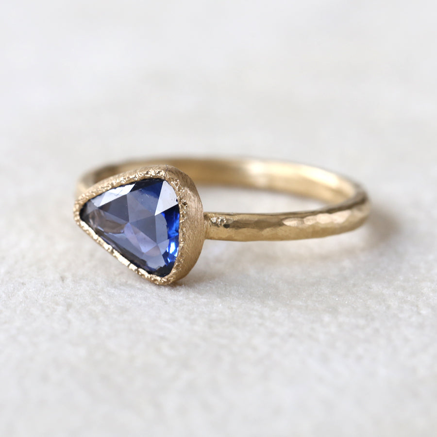 1.166ct blue sapphire Ring