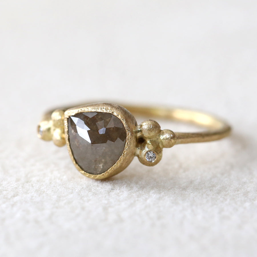 1.04ct Grey diamond ring