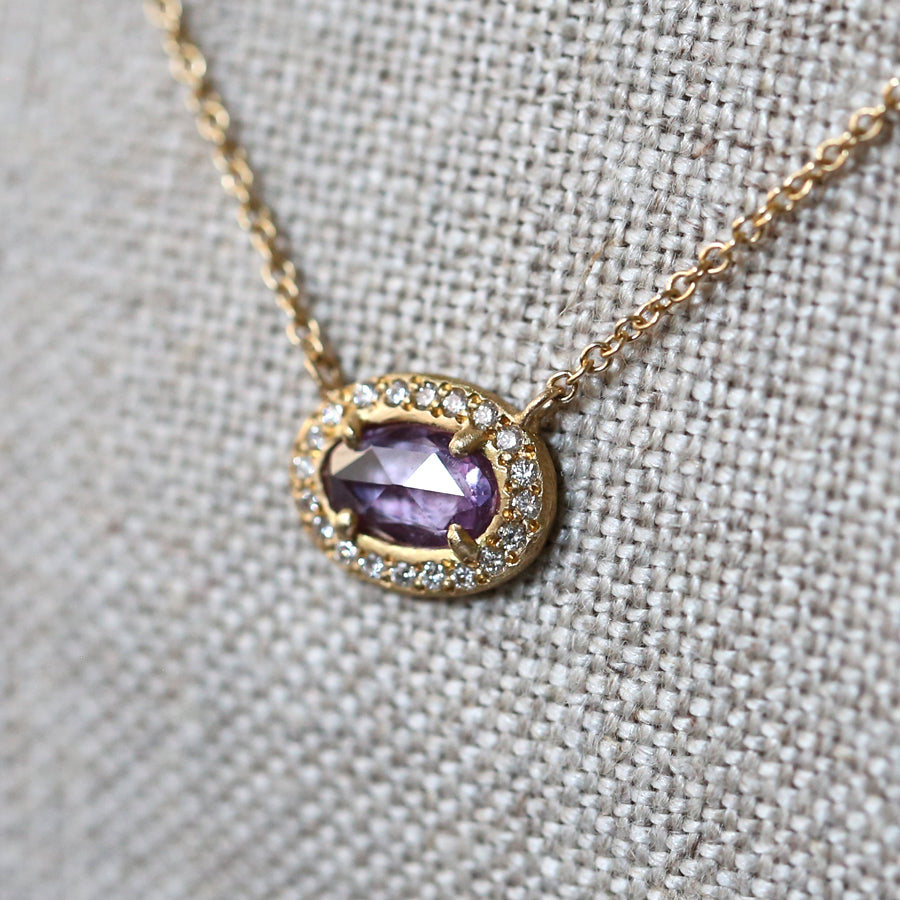 0.55ct purple-pink sapphire necklace