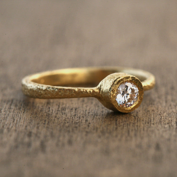 4mm diamond ring