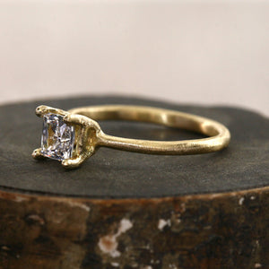 Princess cut diamond ring / 0.7ct