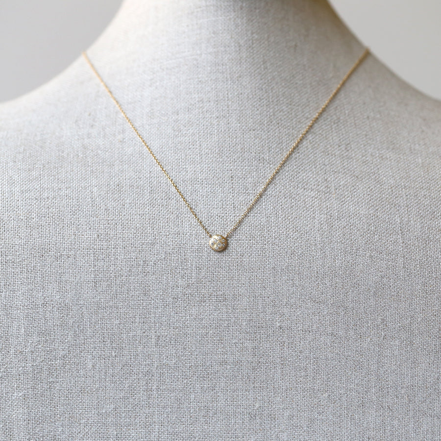 Dew small disc necklace