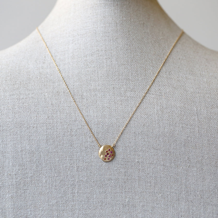Dew large disc necklace with Ruby / sapphire