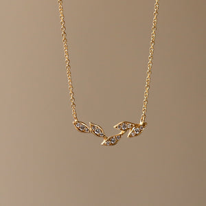 Five leaf necklace