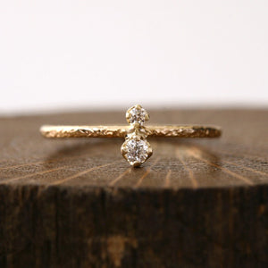 Double prong textured ring