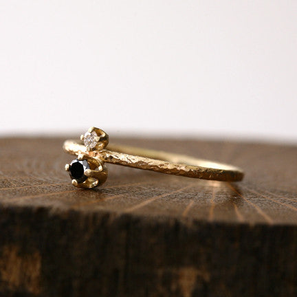 Double prong textured ring