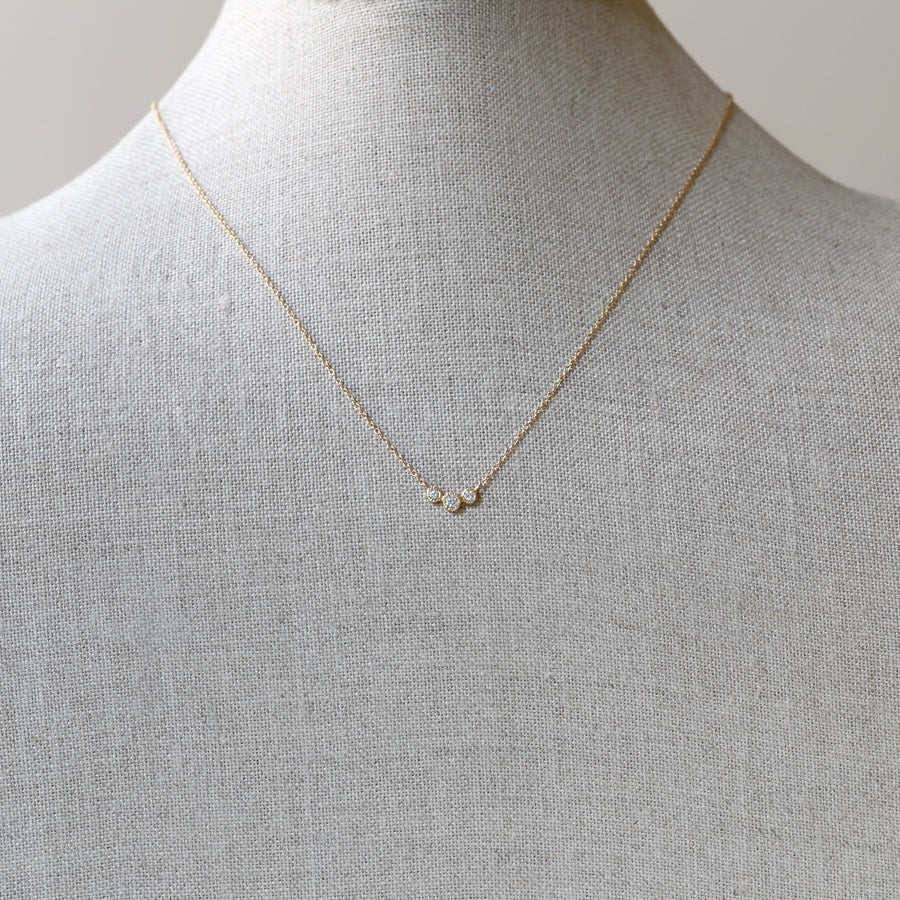 3-bezel curve necklace